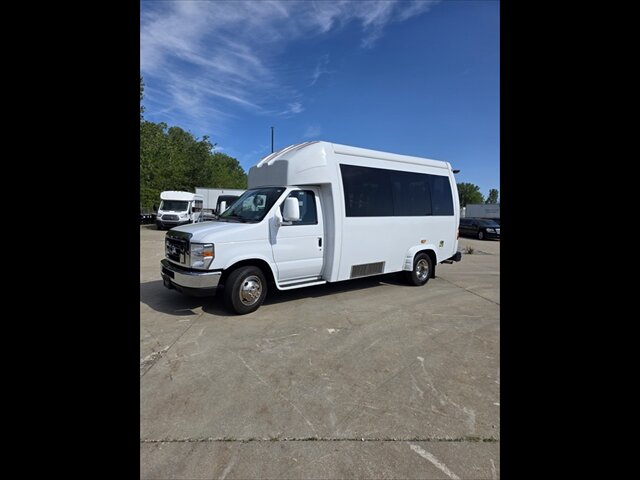 2014 Ford E-Series E-350 SD
